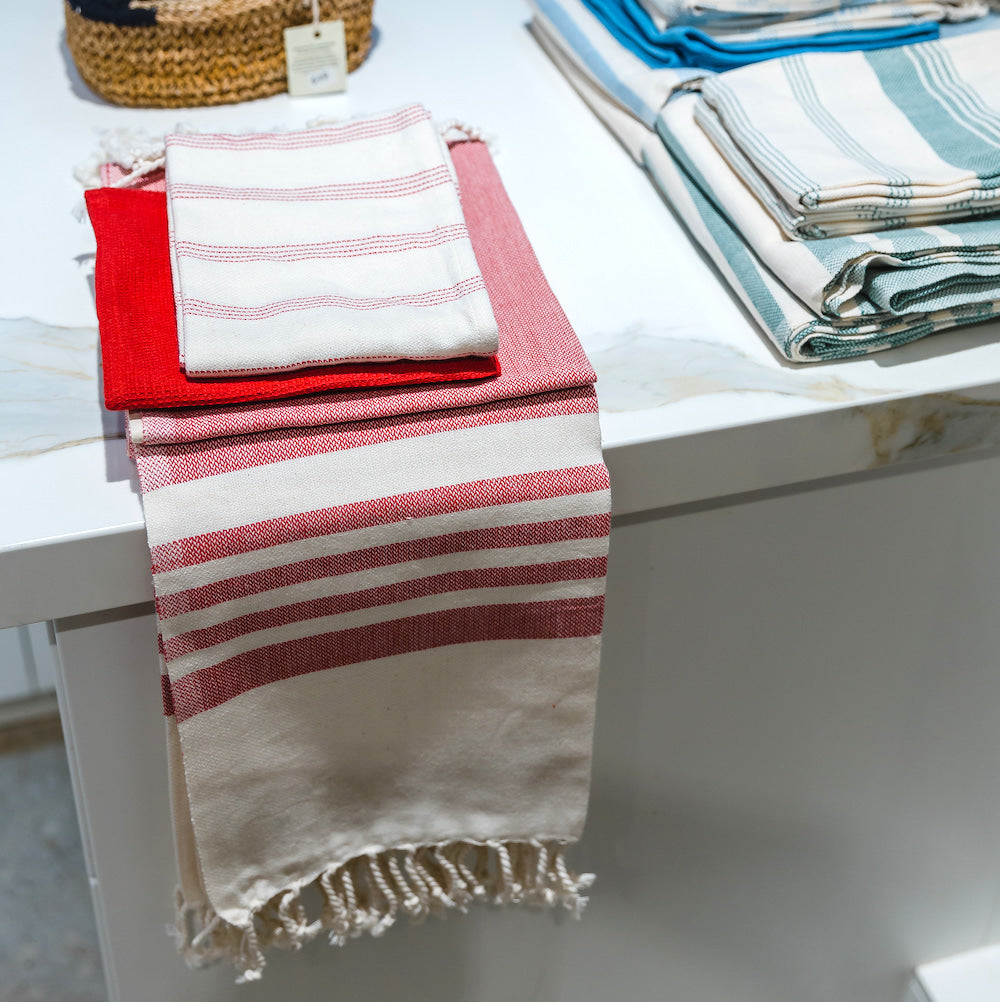 https://www.terraklay.com/cdn/shop/products/Red-towel-set_2000x.jpg?v=1668093093