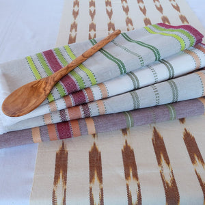 White and Nutmeg Serpentina Cotton Table Runner